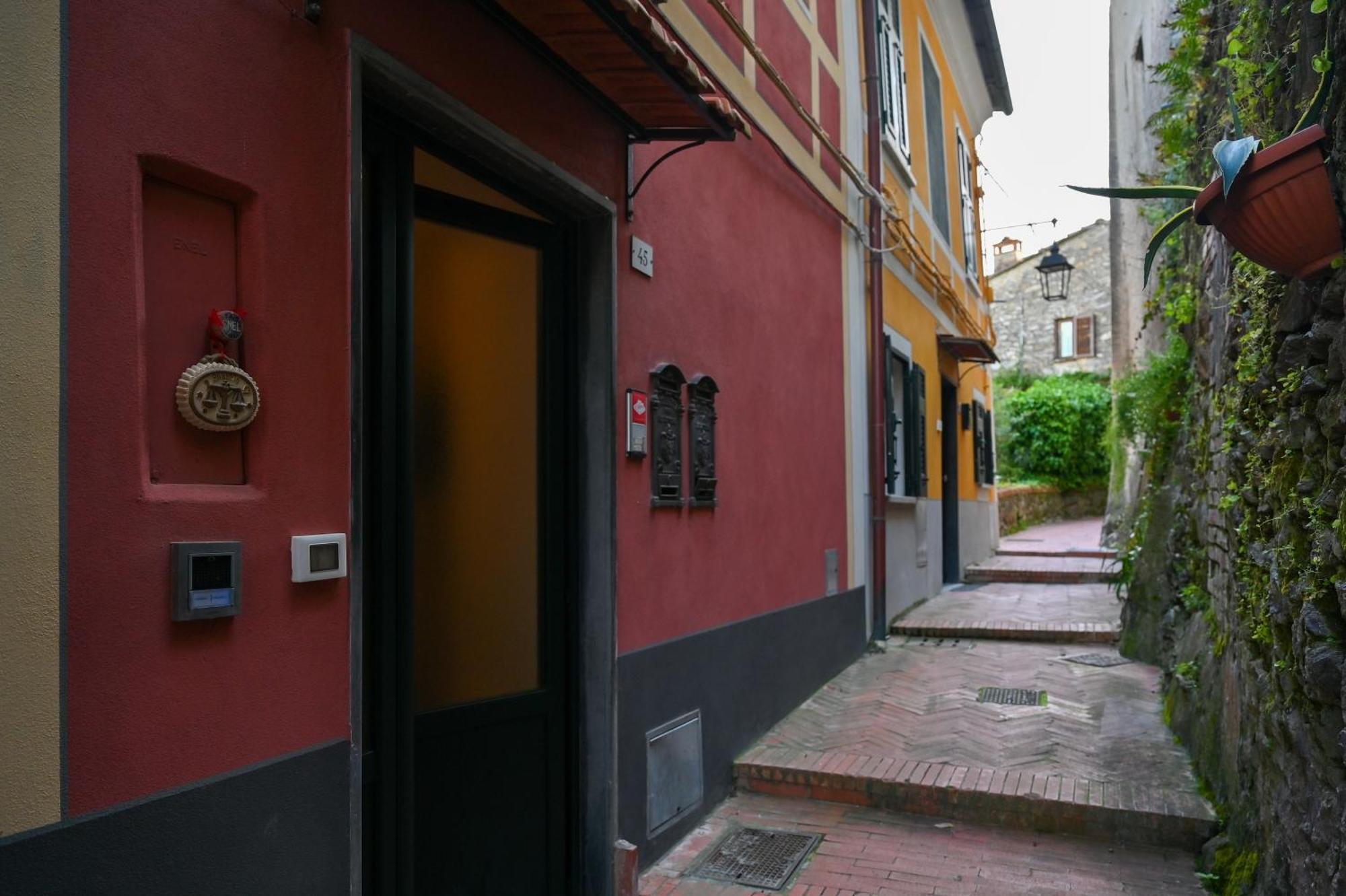 Casa E Mansarda Delle Mura Ameglia Exterior photo
